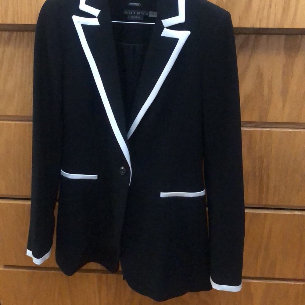 Alice & Olivia Classics Blazer - Picture 3 of 6